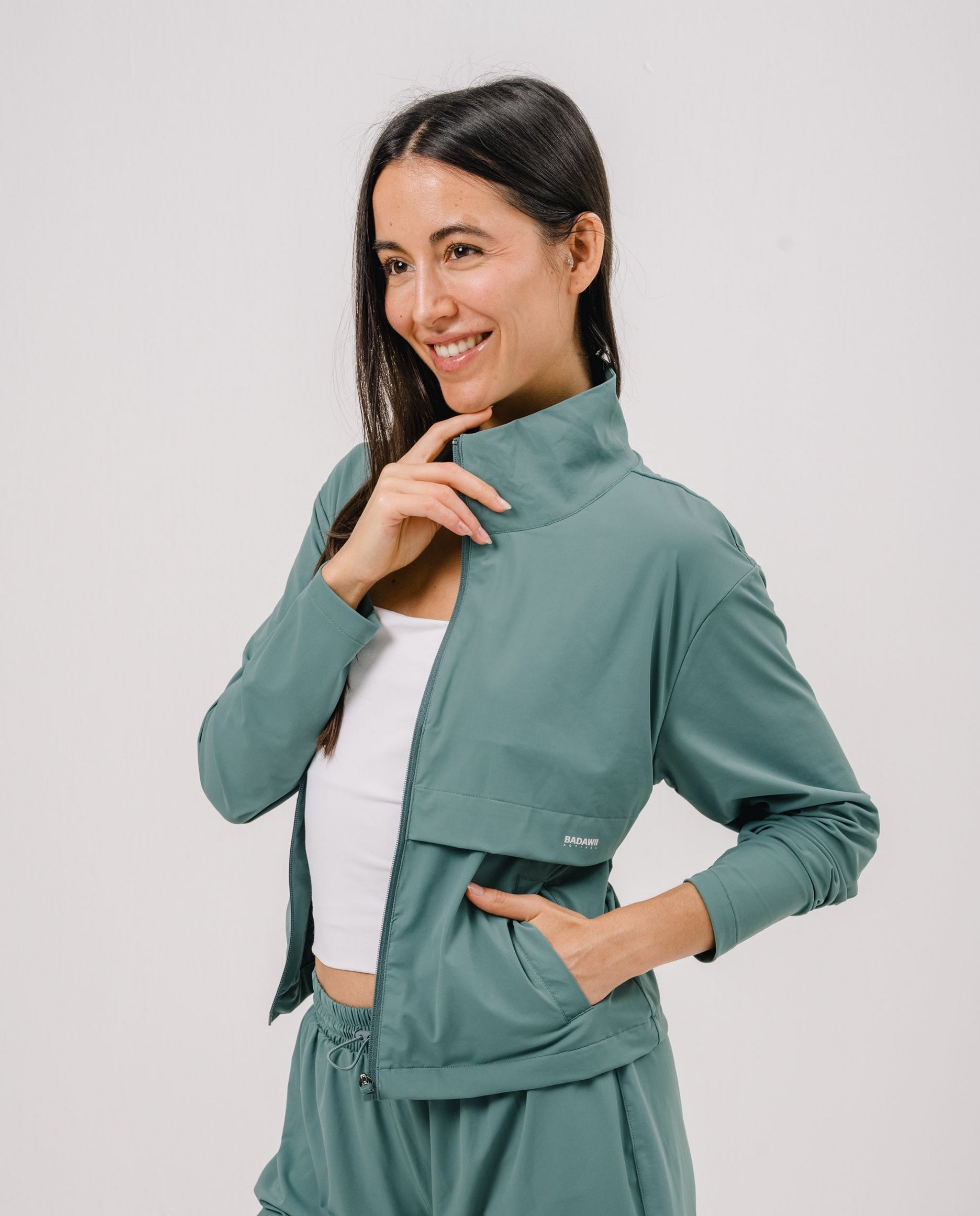 CHAQUETA ACTIVE+ MUJER - Sage Green